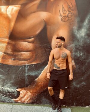 Suso Álvarez Instagram - Me encanta compaginar estos dos placeres de la vida, deporte y solecito. Por fin puedo retomar mi rutina y perseguir la forma física que me gusta. Show must go on! 
#activo #fitnessmotivation #alsol
