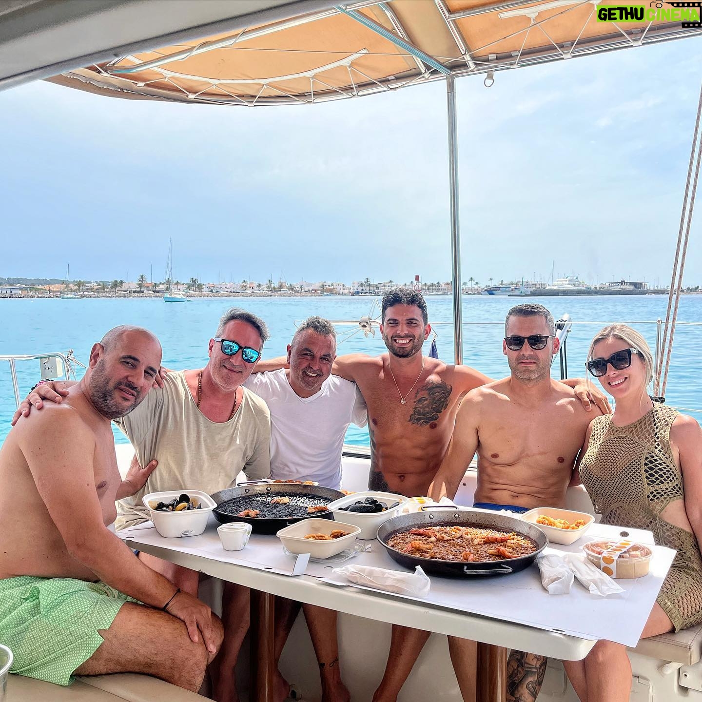 Suso Álvarez - 9.9K Likes - Amigos Vitamina🤍💫
Es un lujazo formar parte de la mejor empresa de charter de ibiza @seasideholidays_ibiza ⛵️🤍
