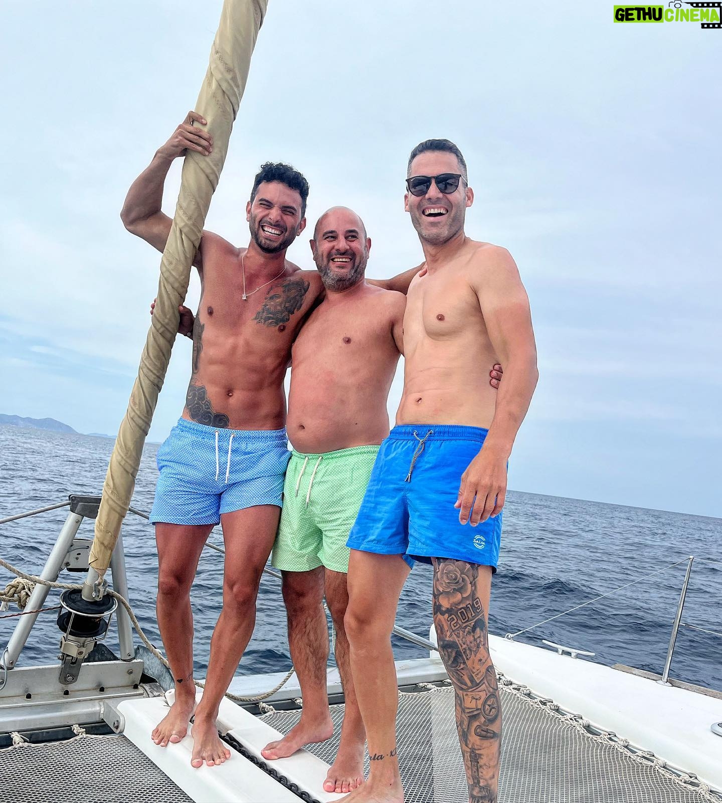 Suso Álvarez - 9.9K Likes - Amigos Vitamina🤍💫
Es un lujazo formar parte de la mejor empresa de charter de ibiza @seasideholidays_ibiza ⛵️🤍