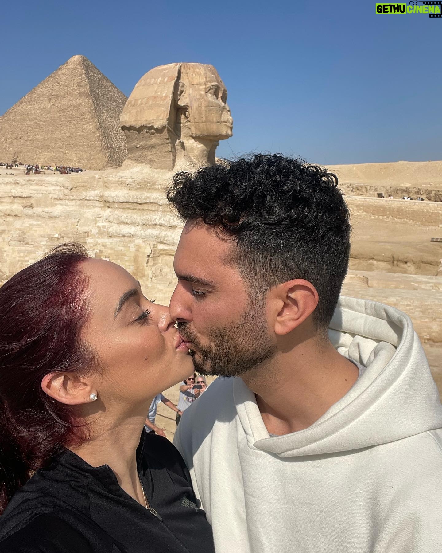 Suso Álvarez - 11.6K Likes - 🎂Mis 30 cumpleaños 🎂😀!!
Que rápido pasa todo, he llegado a los 30 y no me he enterado de nada🤣🤍.
La reflexión que he sacado de mi viaje a Egipto, es que hay que vivir urgentemente. Y sobretodo gracias @mandy_lg por este pedazo de regalo y por lo generosa que eres conmigo, te amo.
