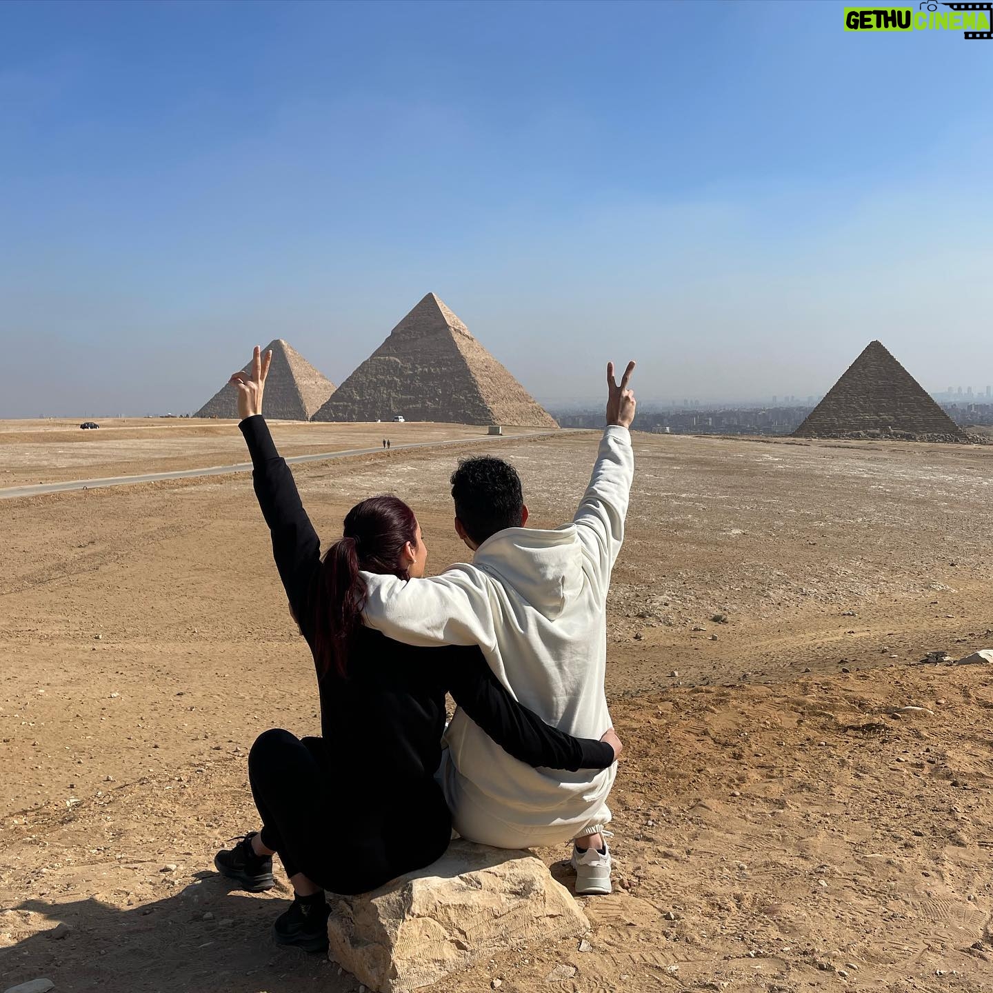 Suso Álvarez - 11.6K Likes - 🎂Mis 30 cumpleaños 🎂😀!!
Que rápido pasa todo, he llegado a los 30 y no me he enterado de nada🤣🤍.
La reflexión que he sacado de mi viaje a Egipto, es que hay que vivir urgentemente. Y sobretodo gracias @mandy_lg por este pedazo de regalo y por lo generosa que eres conmigo, te amo.