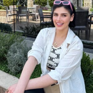 Suzan Al Salhiy Instagram - انا اليقين اثناء الربما…. 
#سوزان_الصالحي #اكسبلور_explore #مشاهير_العراق #تريند #مشاهير