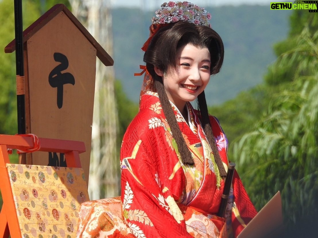 Suzu Yamanouchi - 9.9K Likes - 姫路お城まつりにて千姫輿入れ行列に千姫役として参加させていただきました❗️
お着物もお化粧もお輿に乗せていただくのも初めてでドキドキしましたが、皆さんの優しい笑顔と声掛けに癒され楽しく過ごすことができました☺️
こんな素敵な機会をありがとうございました!!
そしてなんと地元の友達家族がみんな揃ってきてくれてこーんなにきれいに写真撮ってくれてた😭
ありがたすぎる本当に感謝❤️🔥