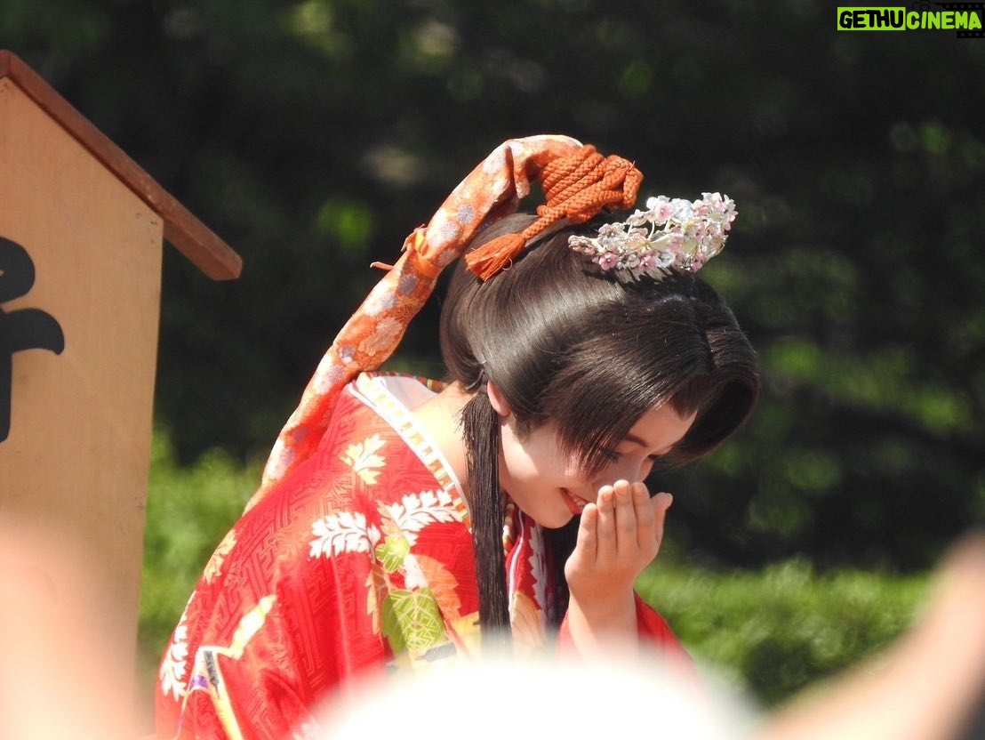Suzu Yamanouchi - 9.9K Likes - 姫路お城まつりにて千姫輿入れ行列に千姫役として参加させていただきました❗️
お着物もお化粧もお輿に乗せていただくのも初めてでドキドキしましたが、皆さんの優しい笑顔と声掛けに癒され楽しく過ごすことができました☺️
こんな素敵な機会をありがとうございました!!
そしてなんと地元の友達家族がみんな揃ってきてくれてこーんなにきれいに写真撮ってくれてた😭
ありがたすぎる本当に感謝❤️🔥
