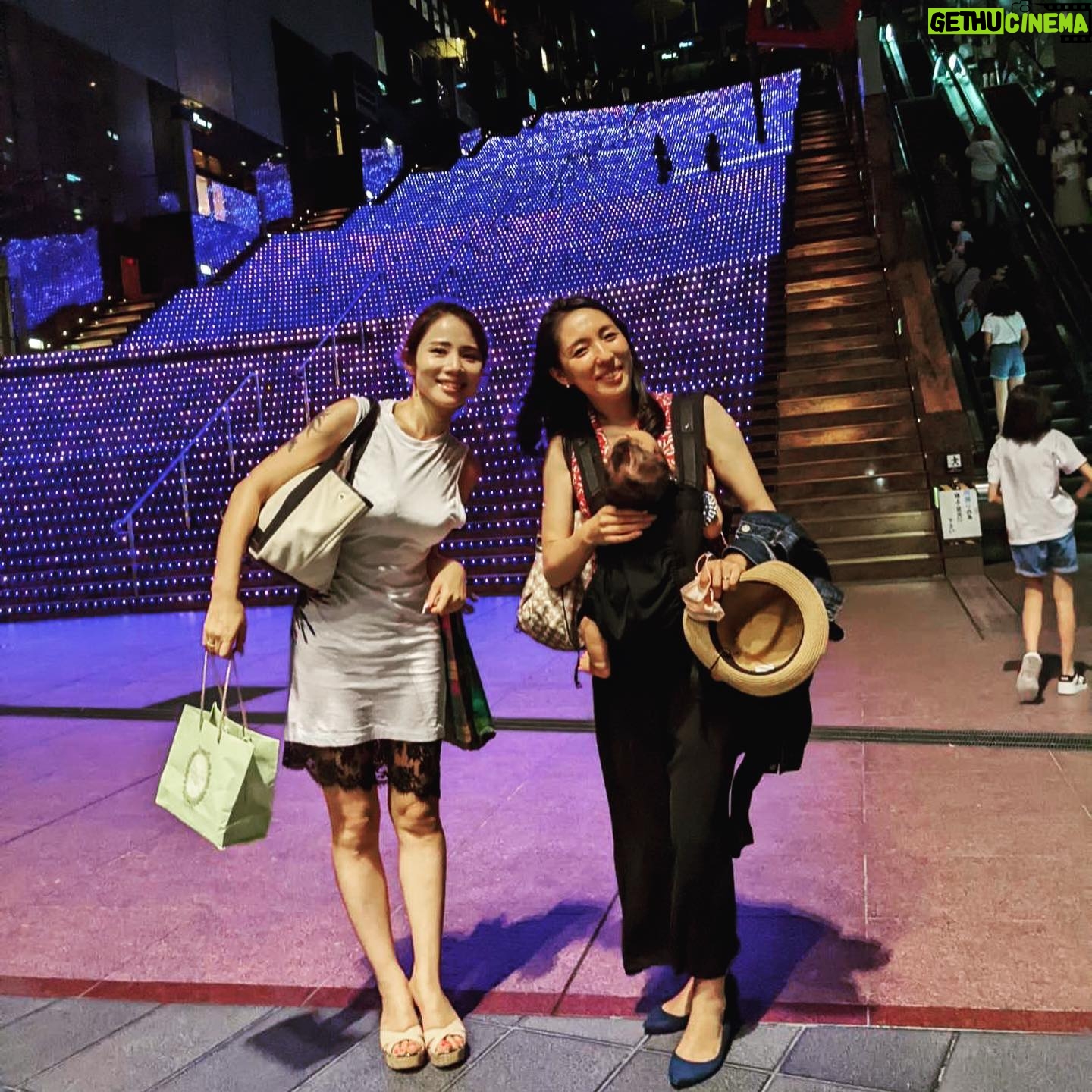 Suzumi Suzuki - 511 Likes - Visiting Kyoto.
Youngest girlfriend of mine and her mother. Brian Eno "Ambient Kyoto" is held during this summer.
ć©ćøćŖåŗę¼ć¤ćć§ć«äŗ¬é½ć§å¤§å¦ć®åē“ēćØåØć”ćć2äŗŗćØć