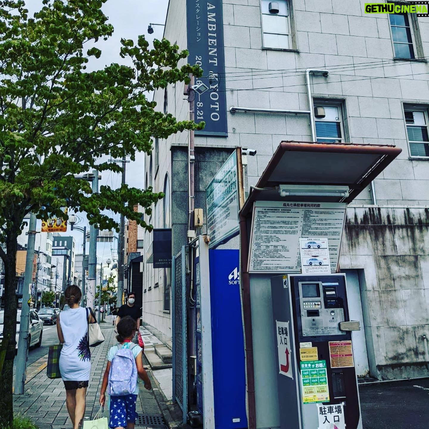 Suzumi Suzuki - 511 Likes - Visiting Kyoto.
Youngest girlfriend of mine and her mother. Brian Eno "Ambient Kyoto" is held during this summer.
ć©ćøćŖåŗę¼ć¤ćć§ć«äŗ¬é½ć§å¤§å¦ć®åē“ēćØåØć”ćć2äŗŗćØć