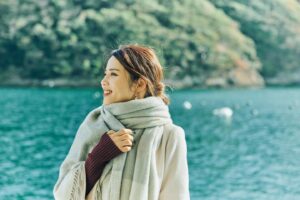 Suzumi Suzuki Instagram - Visiting shrines and other spiritual places in Tsushima, the island floating on the ocean between Kyushu and South Korea.
The article will be featured in the magazine "Hanako" as a new year issue!
photo by Megumi 
©︎メグミ
#対馬　#パワースポット　#ご利益　#hanako