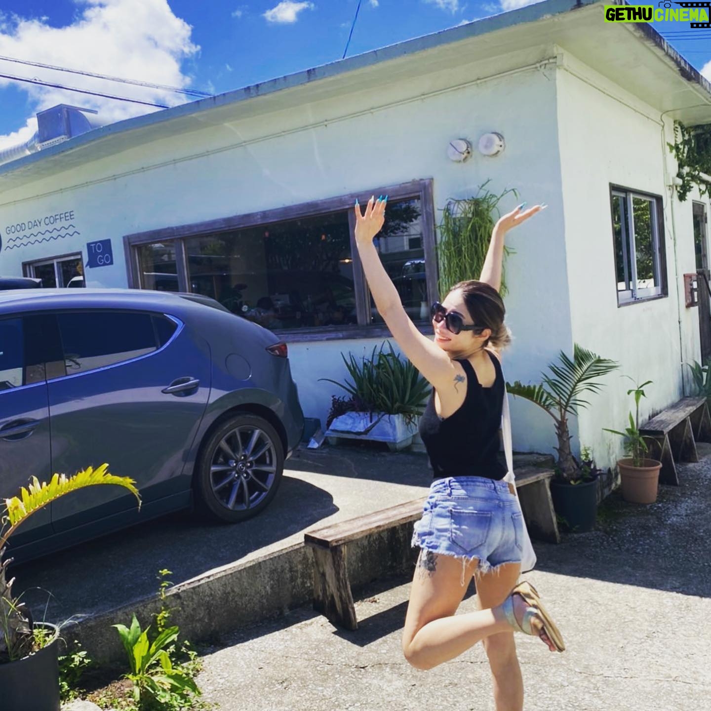 Suzumi Suzuki - 776 Likes - Eat well in Okinawa memo. Chatan area.
1. Pipeline coffee. Mexican deli and cafe. Tables outside and inside.
2. CC’s Chicken N’ Waffles. Greasy chicken and waffles. Good for brunch.
3. Good day coffee. Famous for breakfast and good coffee .
4. Miyako-Soba Ai 愛. Okinawa traditional noodles, open all night.
5. Taco rice at Naha airport food court. Okinawa soul food.
#okinawa #eat #food #沖縄グルメ #chatan #soulfood