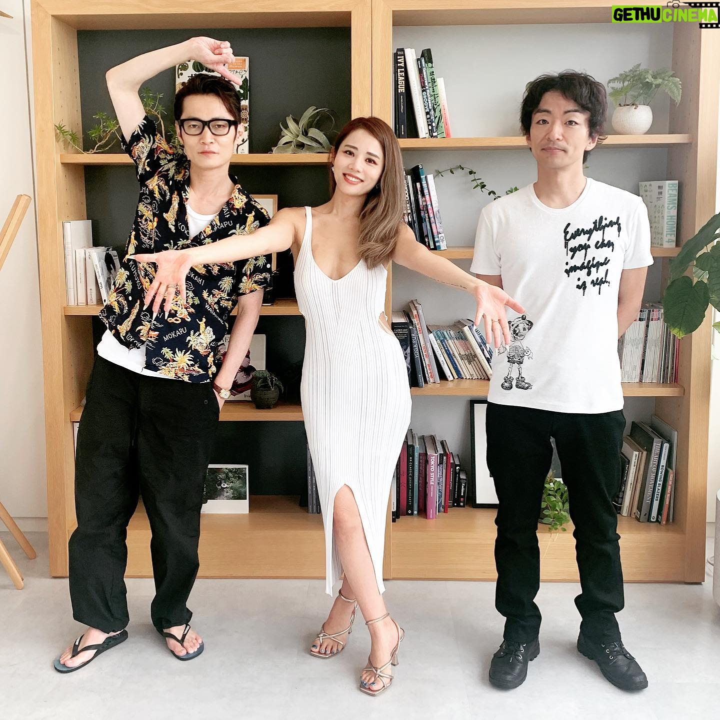 Suzumi Suzuki - 490 Likes - ELLE podcast "Bistro lovin'" trio. Our favorite podcast program is coming back for two nights! This time we have the special guest Shusuke Michioā¦.!!!!
ććøć§å
Øć¦ćęć«å
„ćć¦ćéå°¾ć»ć³ć»ćØå„³ććć®å„½ęåŗ¦ćØćäæ”ēØćØć仄å¤ćÆććŖććęć«å
„ćć¦ćåć«ęć¾ćć¦ćäøč»¢å
«åć®äŗŗēćēµę§ę°ć«å
„ć£ć¦ććÆćæć·ć
Dress: #pinko
#é“ęØę¶¼ē¾ #åć«ć³ććć #éå°¾ē§ä»