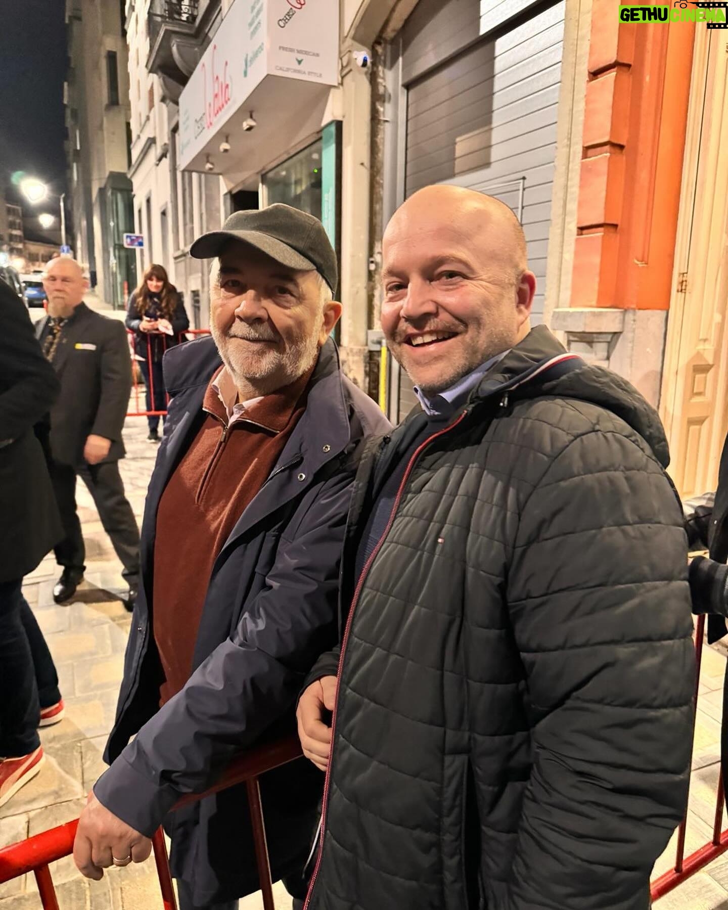 Sven de Ridder - 631 Likes - Merci @gerardjugnot.off !
Always excited to meet cinema heroes!
En merci @lalin_world for being my wingman!
#lejourdukiwi #gerardjugnot #lesroidugags