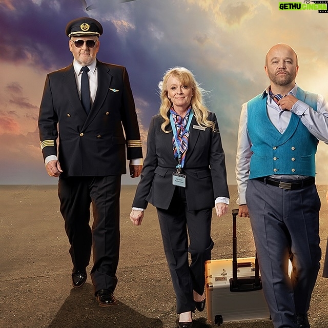 Sven de Ridder - 660 Likes - Tickets vliegen de deur uit! ✈️
Wees er snel bij voor onze nieuwe zomerkomedie!
18 juli t/m 18 augustus 2024 in Theater Elckerlyc.
www.svenderiddercompany.be of link in bio.
HOOG IN DE LUCHT 🛫
Kristel Verbeke, Linda De Ridder,
Jasmine Jaspers, Luc Verhoeven in een FIRST CLASS komedie van en met Brik Van Dyck & Sven De Ridder
#svenderiddercompany #bijonsistplezant #hoogindelucht #✈️ #kristelverbeke #lindaderidder #svenderidder #brikvandyck #jasminejaspers #lucverhoeven #komedie #theater #live #lachen #🎭 #🛩️