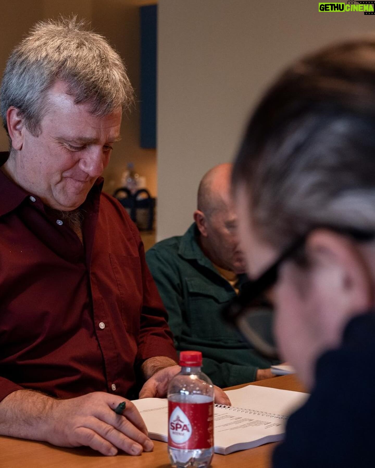 Sven de Ridder - 862 Likes - De lezing van PRISON PARTY was een leuke kennismaking met de personages en de fratsen die ze uithalen in de gevangenis! Kom dat zien vanaf 29 februari! @theater_elckerlyc
🎟️ tickets :
www.svenderiddercompany.be
📷 @its.ive.89
#prisonparty #lezing #svenderiddercompany #lente2024 #theater #bijonsistplezant #lachen