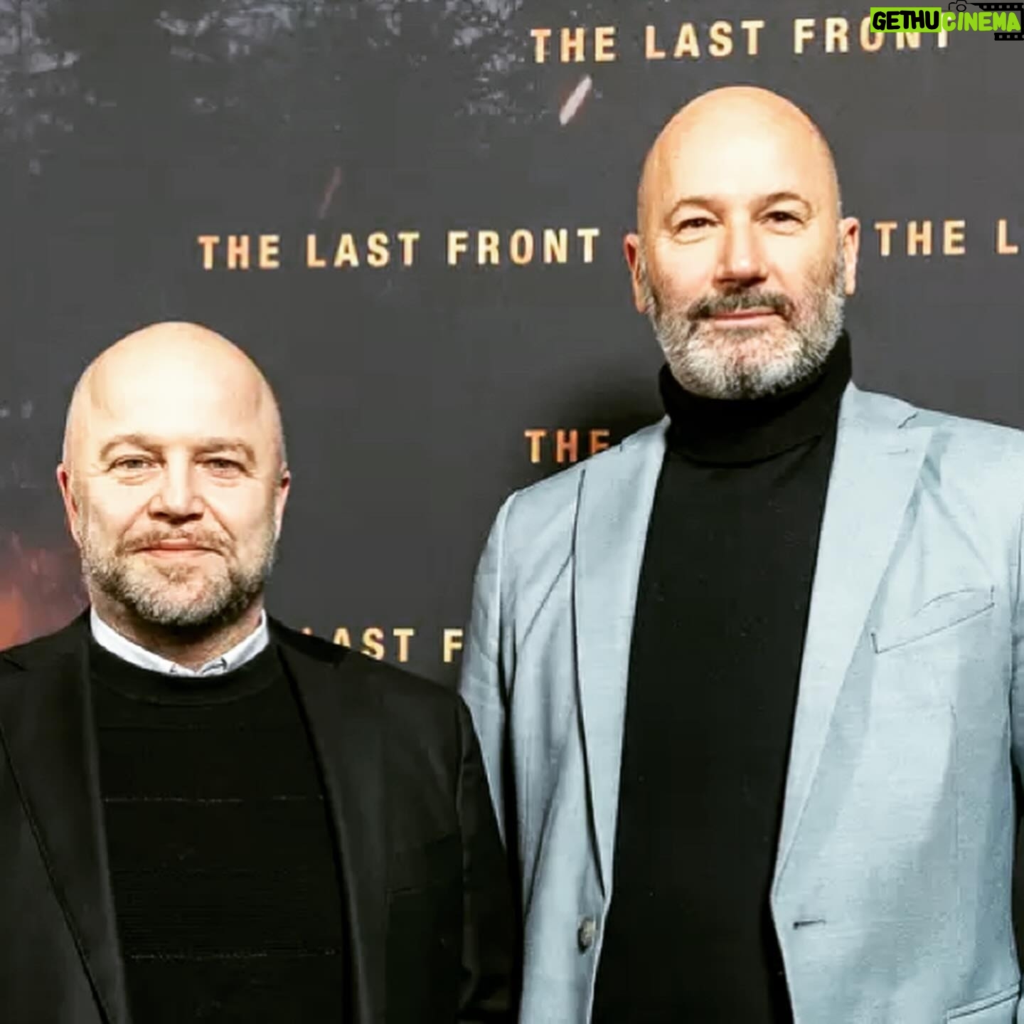 Sven de Ridder - 1.1K Likes - At last, a night out with my best friend.
#thelastfront #neverforgetyourfriends #sushi #cinema #friends #budhaiswithus @lalin_world