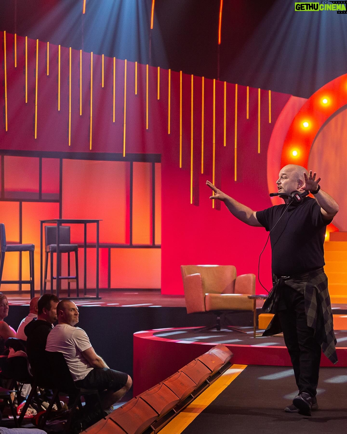 Sven de Ridder - 1K Likes - Hoofdinspecteur Van In is weer helemaal terug van weggeweest.🕵🏼♂️ Dat bewees hij afgelopen weekend tijdens de premiere van Aspe – Moord in de studio. 🎭 Zelf komen meespeuren? Koop de laatste tickets in link in bio. #welkombackstage #PlayZuid