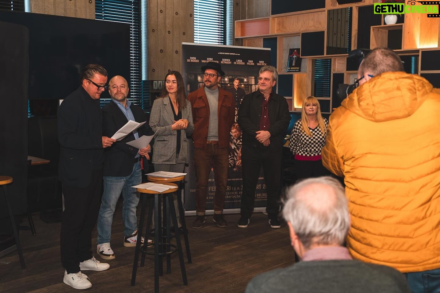 Sven de Ridder - 462 Likes - De persvoorstelling van PRISON PARTY viel in de smaak! Vanaf 29 februari kan je deze zware jongens komedie bewonderen in @theater_elckerlyc
www.svenderiddercompany.be
📷 @its.ive.89
#svenderiddercompany #prisonparty #bijonsistplezant #lente2024