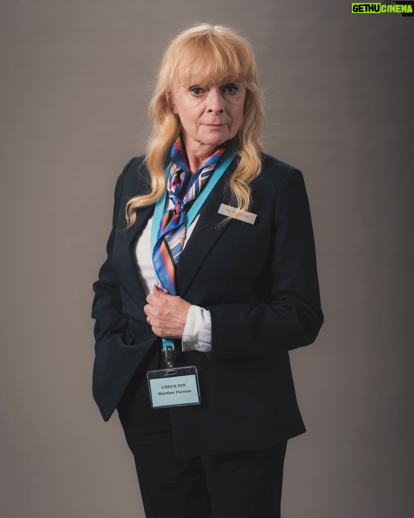 Sven de Ridder - 898 Likes - Crew Prepare For Take Off… 🛫
@svenderiddercompany
Vanavond avant-première Hoog In De Lucht.
www.svenderiddercompany.be
#lovemyjob #actor #director #writer