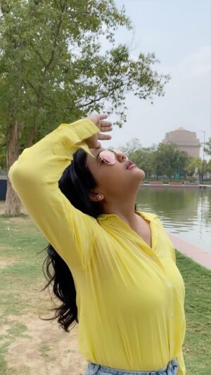 Sweta Singh Instagram - ये गरमी… 😢
#garmi #heatwave #heat #fun