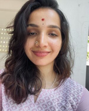 Swetha Gai Instagram - There is a reason I don’t post selfies 🙄

Swipe to see. 

Yes yes. I know I am/ I was a model 🤣

I can’t keep my face straight. You will find very few normal pictures of me on my phone. How do you guys do it man? 
I just can’t 🤷🏻‍♀️🤷🏻‍♀️

#crackpotalert #selflove #selfielove #iamalsoamodel #dontmakefunofme