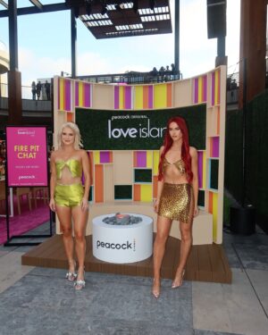 Sydney Paight Instagram - So much fun getting to meet everyone at the @loveislandusa pop up ❤️‍🔥 watch season 6 now streaming on @peacock @peacocktv can’t wait to see which of y’all make it from the pop up to the big screen 😻 #peacockpartner #loveislandusa