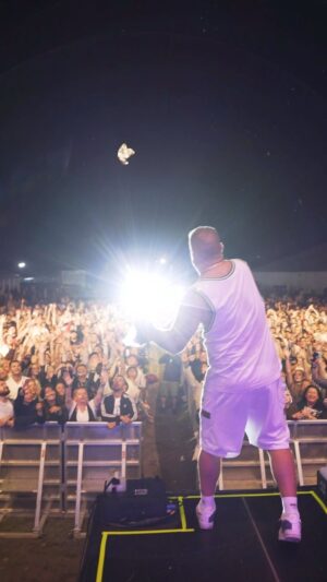 Széki Attila Instagram - ITT VAN NEKTEK AZ ERDÉLYI TÚRÁNKRÓL EGY KIS ÖSSZEFOGLALÓ VIDEÓ💜✌🏼
OSSZÀTOK!

#CURTIS #TEAMCURTIS 

📹 @jocopataki 

HETI BULIK:

PÉNTEK / SIÓFOK PLÁZS 21:00

SZOMBAT / BAJA HALFŐZŐ 20:15