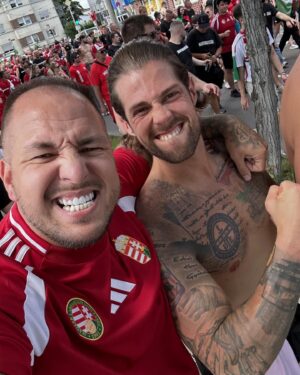 Széki Attila Instagram - ITTHON VAGYUNK👑🇭🇺😎🔥

#hajramagyarok
