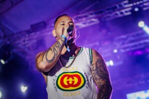 Széki Attila Instagram - Erdély ,Szeretlek 🙏🏽💜

@vibefesztival 

#CURTIS #TEAMCURTIS 

📸 @dominikuszphotography