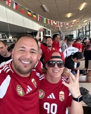 Széki Attila Instagram - ITTHON VAGYUNK👑🇭🇺😎🔥

#hajramagyarok