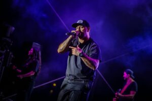 Széki Attila Instagram - A tegnap esti Füzesgyarmati buli megint extra volt!
Imàdtuk minden percèt!
Köszönjük nektek💜🙏🏽

MA ESTE TALÁLKOZUNK BŐSÖN!!!

Kezdés :20:00

#TEAMCURTIS #CURTIS