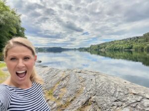 Szonja Oroszlán Instagram - Norvègia megjöttem!!! 🇳🇴🥳🤗 #travel #tourist #holiday #norway #bergen #nature #outdoors #skandinavia