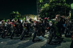 T-Pablow Instagram - 明日からBAD HOP最後の全国Tourが始まる🏍🇯🇵

明日BAD HOPのYouTubeチャンネルで18:30からライブ生配信します。

久しぶりに8人全員で作った曲も初披露するよ🏭🔥
来たくても来れなかった人達も一緒に楽しもう🤝