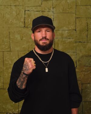 TJ Dillashaw Instagram - As a @jaxxon athlete, the #1 men’s jewelry brand, I’m pumped to be a part of their clothing  collection with the launch of @jaxxonclub where you can shop limited edition clothing exclusively at club.jaxxon.com