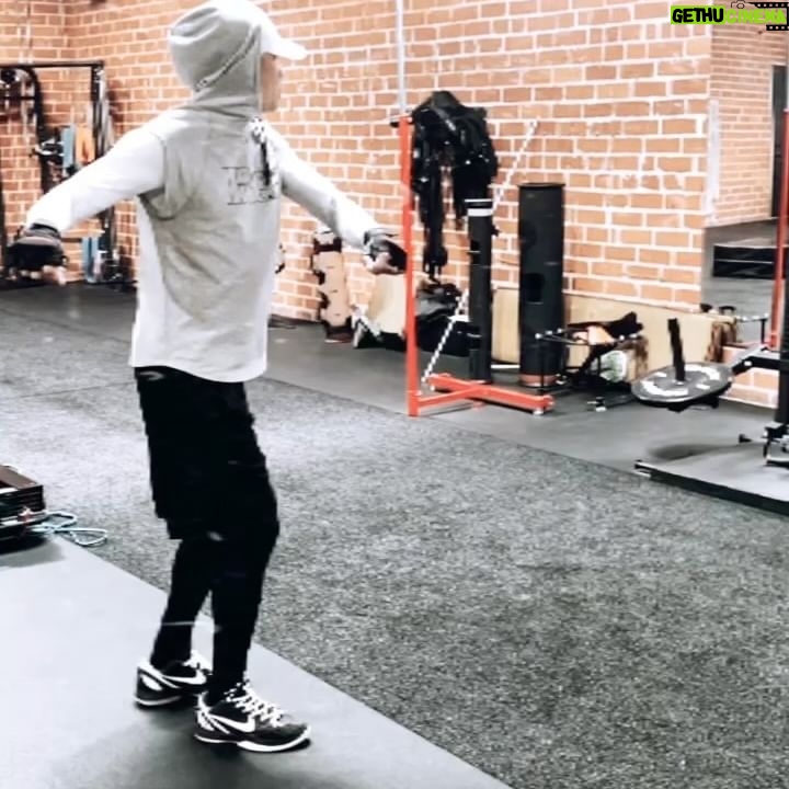 Taboo - 2.6K Likes - This Movement consists of No footwork or bounce just Form and Flow mixed with arm shapes & angles (tai chi x poppin x tickin with a whole lotta Freestyle frequencies ) the art form of Dance definitely got me under it's spell since I was 5 !!! #freestyle #jumplab #keepmoving #nonstop #formandflow