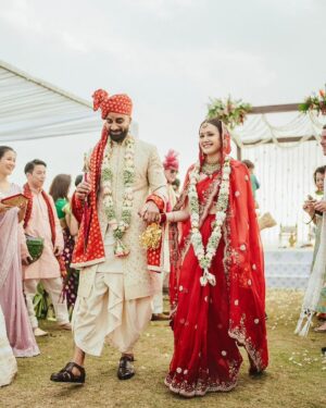 Tahir Raj Bhasin Instagram - दूल्हे का सेहरा✨🧿
Bhai ki Shaadi 
.
.
@mintblushdesigns @stylisttsahilgulati @niddhii_jain 
#TanMel #GreatIndianWeddings #Kerala