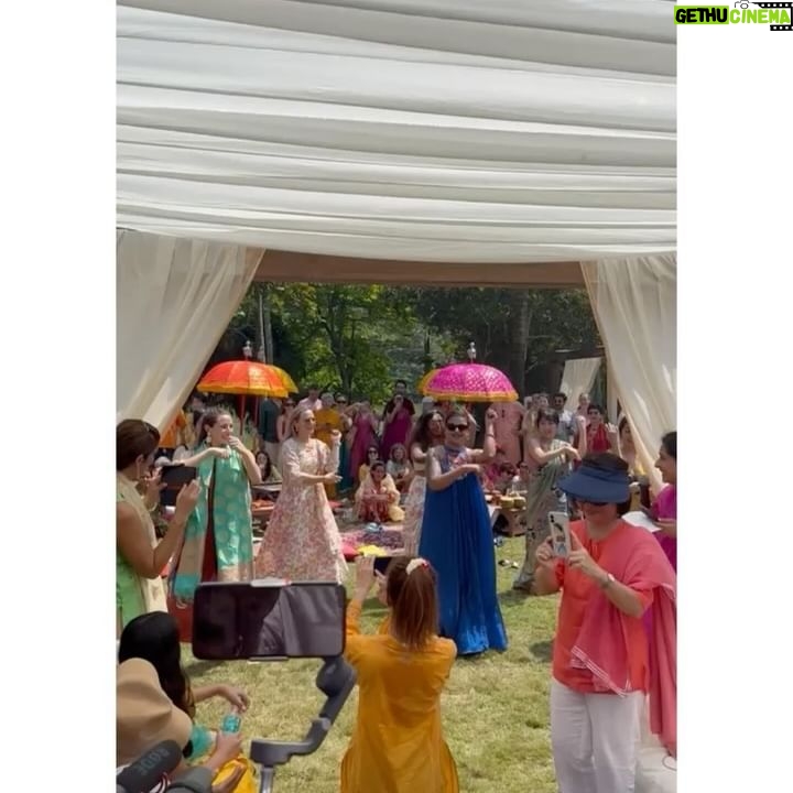 Tahir Raj Bhasin - 9.4K Likes - बारी बरसी खटन गया सी ✨
The Sangeet !
.
.
@contrastbyparth @stylisttsahilgulati @niddhii_jain
#TanMel #BhaiKiShaadi
#GreatIndianWeddings #Kerala