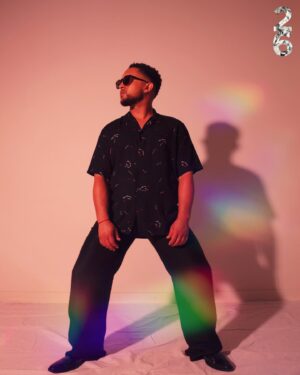 Tahj Mowry Instagram - @26magazine 🧘🏽‍♂️

“Today is all I have, so what can I do to be an example to the people around me today? What can I do to have more peace & more joy today, -let me go do those things! Just having that mindset of ‘hey, today is the only day I have, let me stay in the present, let me be present in these great experiences that I'm having right now & not stress about things of tomorrow or things that I can't control’. More life is here, more life is now”.

#linkinbio 🖤 
Editor In Chief   Photographer: @Corey.Guevarra Wardrobe: @mediaplaypr
Barber: @JamalTsuperstarbarber
Groomer: @annettechaisson_mua