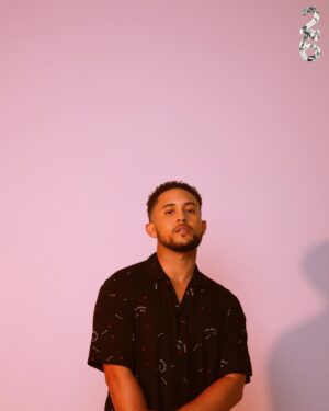 Tahj Mowry Instagram - @26magazine 🧘🏽‍♂️

“Today is all I have, so what can I do to be an example to the people around me today? What can I do to have more peace & more joy today, -let me go do those things! Just having that mindset of ‘hey, today is the only day I have, let me stay in the present, let me be present in these great experiences that I'm having right now & not stress about things of tomorrow or things that I can't control’. More life is here, more life is now”.

#linkinbio 🖤 
Editor In Chief   Photographer: @Corey.Guevarra Wardrobe: @mediaplaypr
Barber: @JamalTsuperstarbarber
Groomer: @annettechaisson_mua