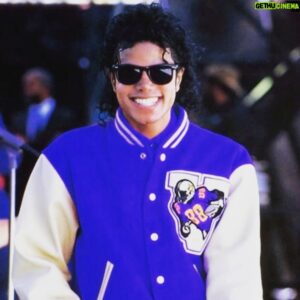 Taj Jackson Instagram - Darkness cannot exist where there is light…And as long as we remember Michael Jackson, his music, his humanitarianism and what he stood for, his light will ALWAYS shine bright.

#13yearswithoutmichaeljackson