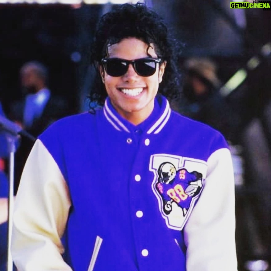 Taj Jackson - 17.7K Likes - Darkness cannot exist where there is light…And as long as we remember Michael Jackson, his music, his humanitarianism and what he stood for, his light will ALWAYS shine bright.
#13yearswithoutmichaeljackson