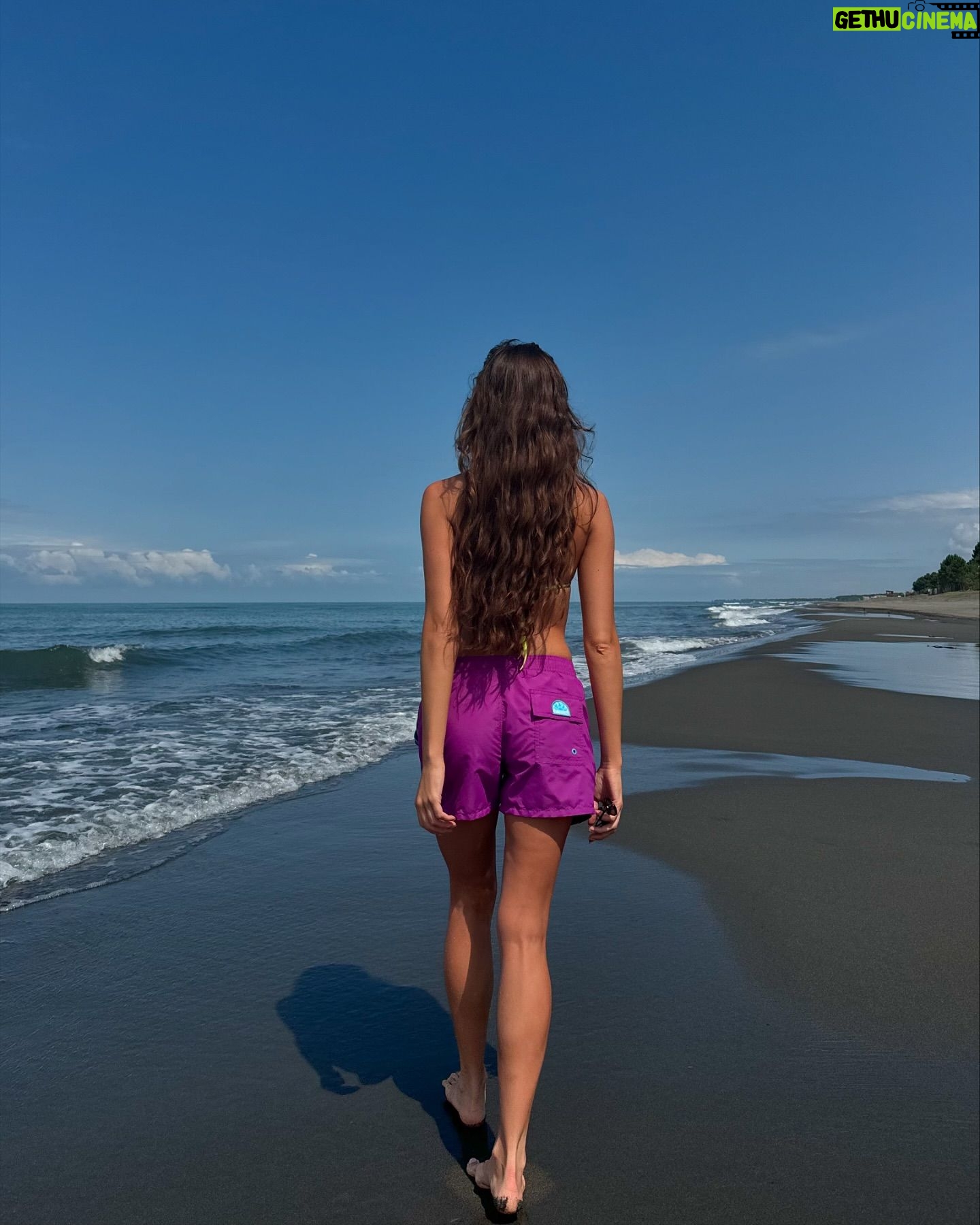 Tako Tabatadze - 1.4K Likes - 💜🏝️