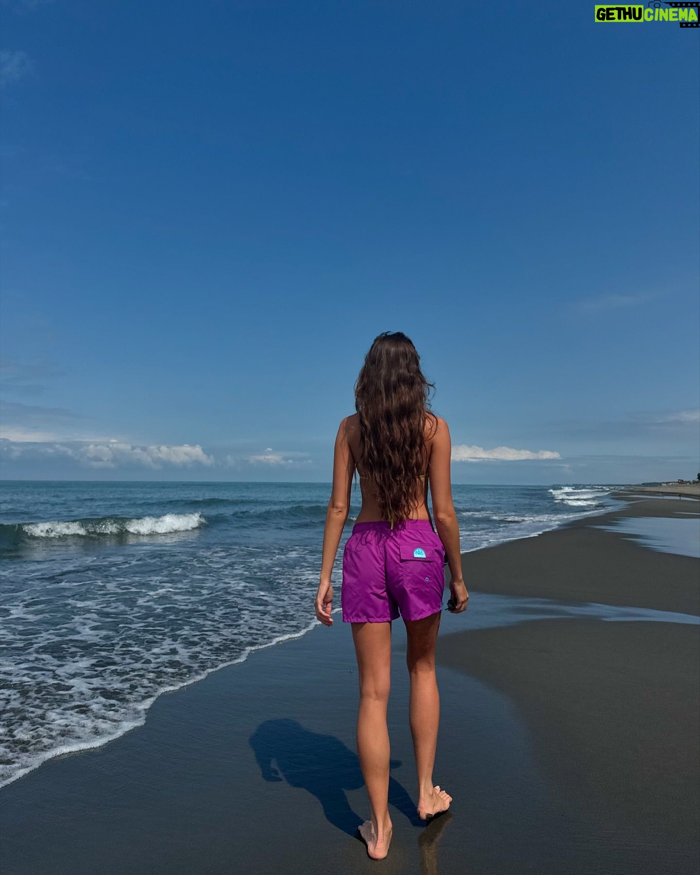 Tako Tabatadze - 1.4K Likes - 💜🏝️