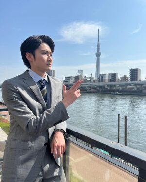 Takumi Kizu Instagram - #ドラマ366  木嶋康介【岐洲匠】
スカイツリーを見るとついこのポーズしちゃうんだよなー、わかる！！、って思った人はいいね、わからない、って思った人はリツイートお願いします