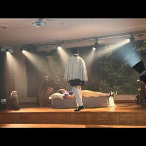 Takumi Kizu Instagram - 【#ドラマ佐原先生と土岐くん 3】

いつも以上に騒がしいさはとき、
そして皆んな気になってた白雪姫
かわいかった？
生で見ると結構ゴツくて面白いんだよ
ゴツさ伝わってたかな笑

これから佐原の過去が少しづつ明らかになっていき、土岐との関係性も濃くなっていきます
お楽しみに！
#さはとき