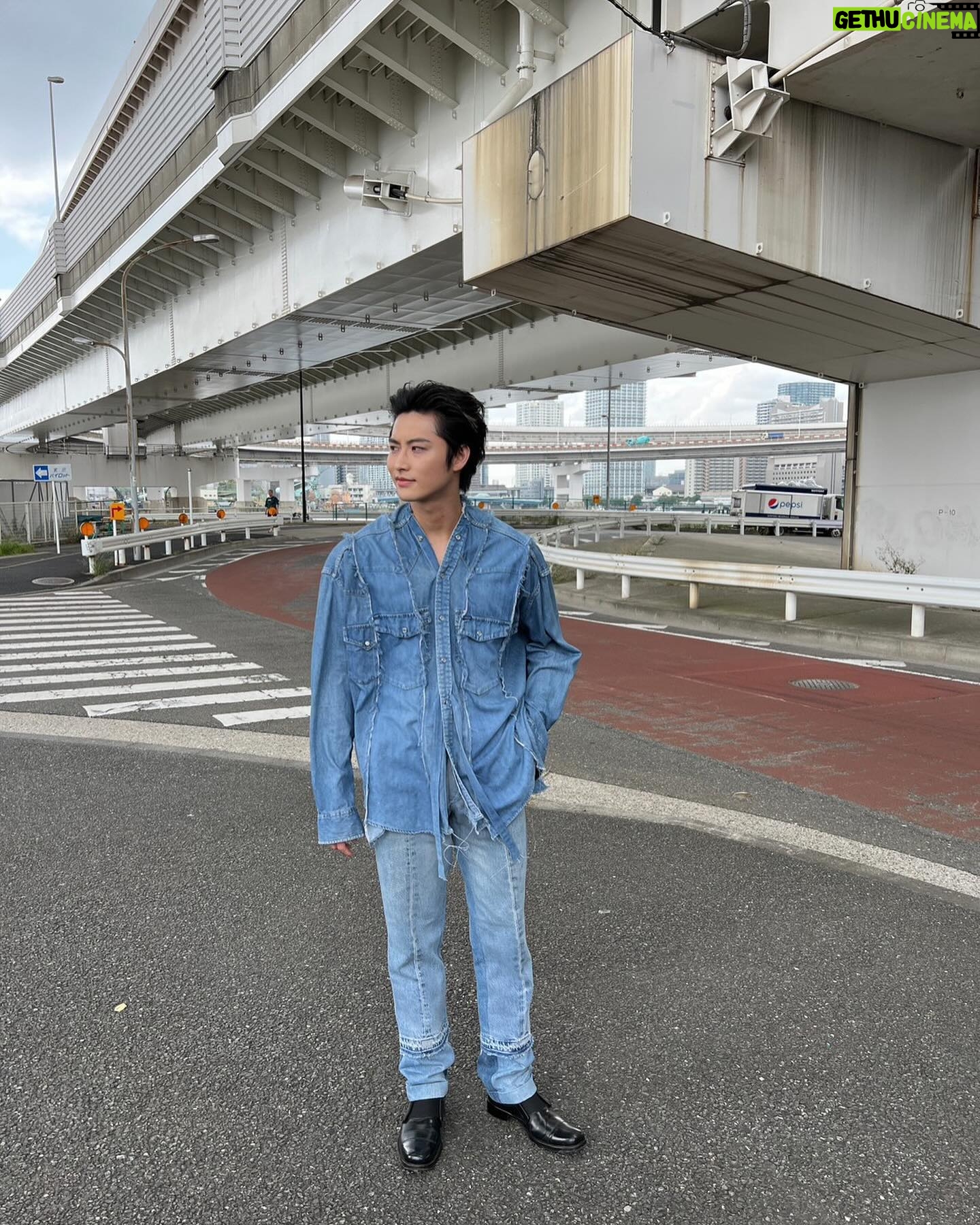 Takumi Kizu - 11.2K Likes - 2024年3月岐洲匠カレンダーはデニム男
もう3月だって、なにする?
俺はとりあえずトイレ行ってくる
3月初トイレ!!イェーイ
#3月