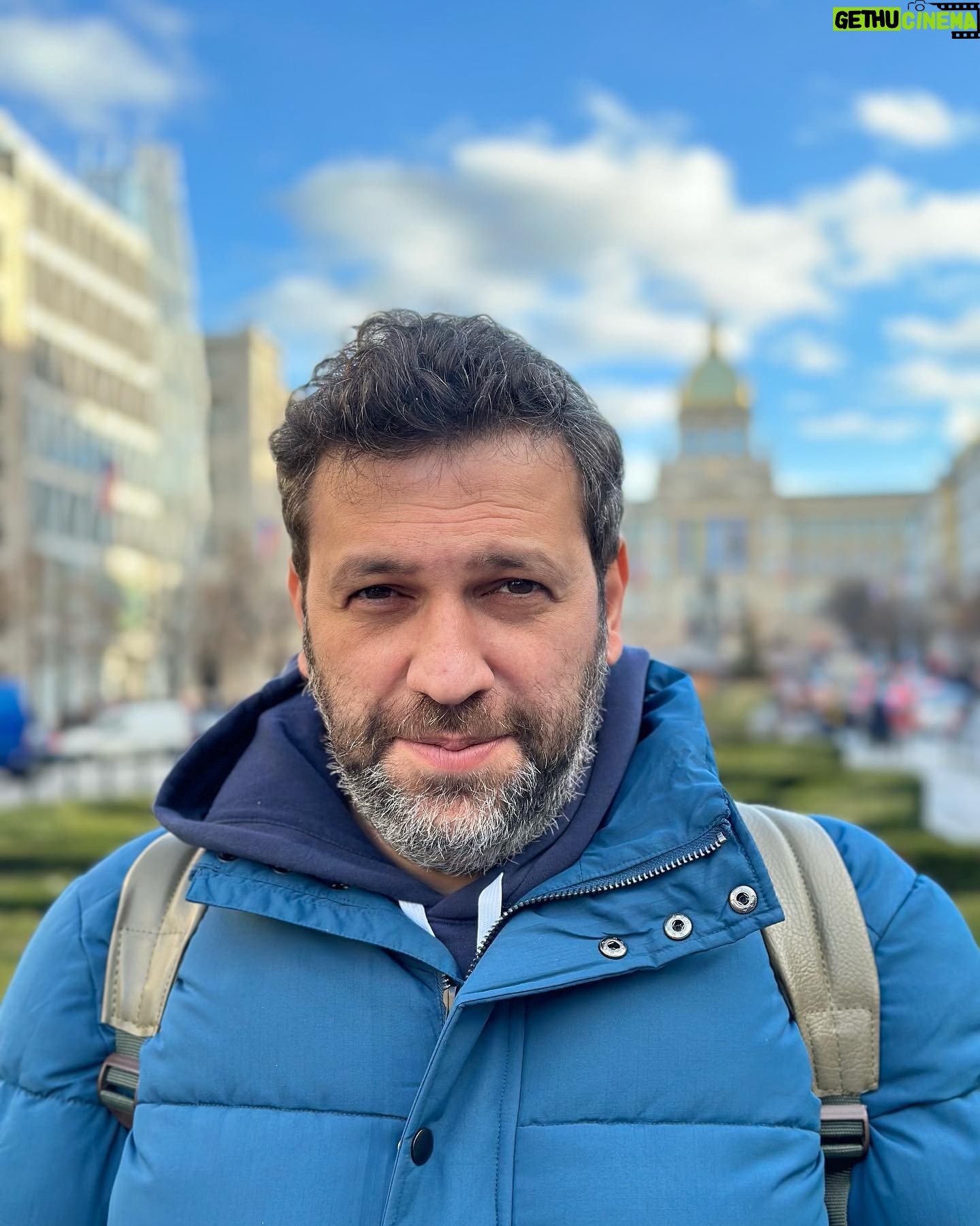 Taleh Yuzbayov - 9.4K Likes - Praqa. Daha canlı, daha ucuz və daha əyləncəli. Məncə bu şəhəri sevməmək mümkün deyil. Avropda son günümüz məhz bu şəhərdə oldu və dadı damağımda qaldı. @aviasales.az -ın təqdim etdiyi biletlərlə geri döndük! Növbəti səfərlərədək!