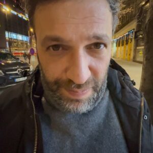 Taleh Yuzbayov Instagram - Praqa. Daha canlı, daha ucuz və daha əyləncəli. Məncə bu şəhəri sevməmək mümkün deyil. Avropda son günümüz məhz bu şəhərdə oldu və dadı damağımda qaldı. @aviasales.az -ın təqdim etdiyi biletlərlə geri döndük! Növbəti səfərlərədək!