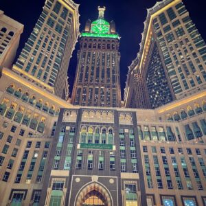 Tamer Hashem Instagram - اللهم لك الحمد حمدًا لا ينبغي إلا لك لا إله إلا أنت أنا المهموم الذي فرجت فلك الحمد و الحمد لله في حزني و في سعدي و الحمد الله على جميع نعمك يا الله 🤍🙏