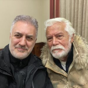 Tamer Karadağlı Instagram - İki Tamer yan yana. Türk Sinemasının en büyük isimlerinden Tamer Yiğit babamı oynuyor. SERHAT çok güçlü geliyor.. @tameryigit42
