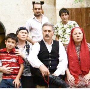 Tamer Karadağlı Instagram - Son Ağa.. Çok sevdiğim, çekerken çok eğlendiğim bir diziydi.. @emelmuftuoglu ve  @zerrinsumer