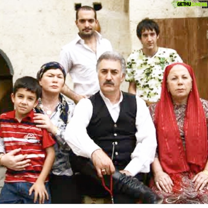 Tamer Karadağlı - 15.7K Likes - Son Ağa.. Çok sevdiğim, çekerken çok eğlendiğim bir diziydi.. @emelmuftuoglu ve @zerrinsumer