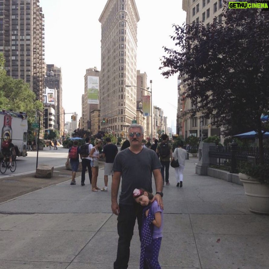 Tamer Karadağlı - 32.1K Likes - #tbt paylaşımı yapalım hadi.. @zeyno.karadagli @nyc_flatirondistrict